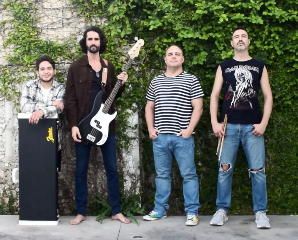 Smells Like the 90s: Live Rock at Parque Patito 🎸