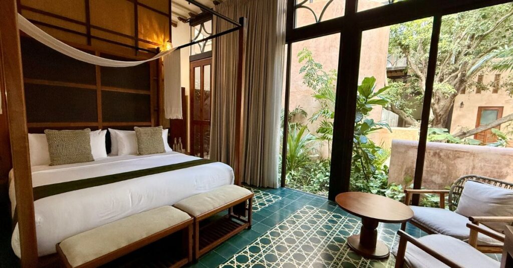 CIGNO Mejorada boutique hotel in Mérida, Yucatán, featuring luxury accommodations, Yucatecan architecture, and fine dining.