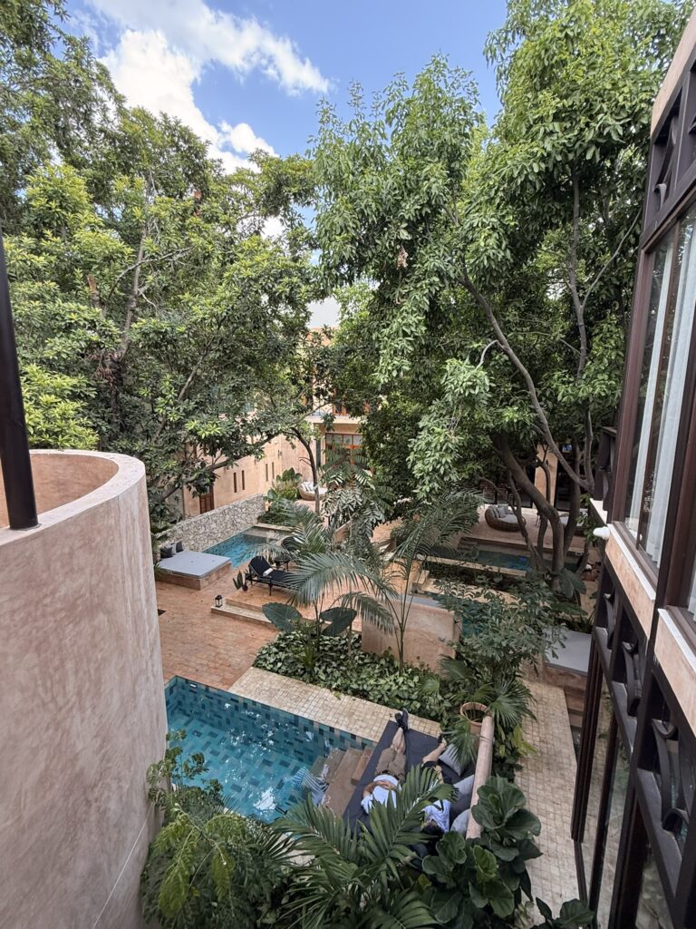 CIGNO Mejorada boutique hotel