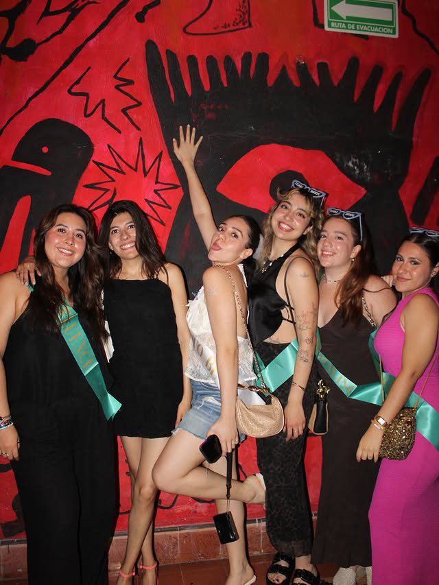 Merida Yucatan El Vientoooo bar friends gathering