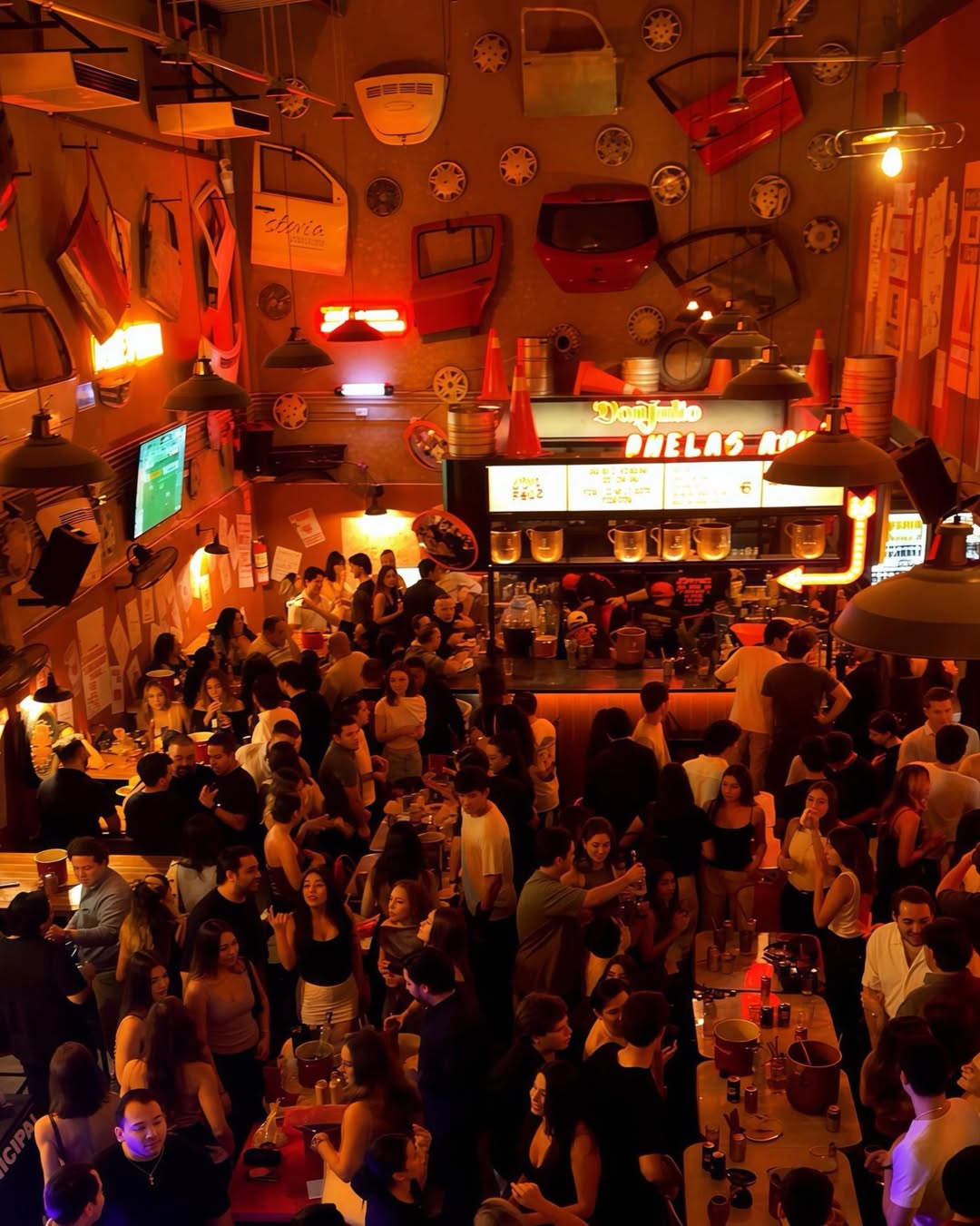 Merida Yucatan Luis Feliz bar image